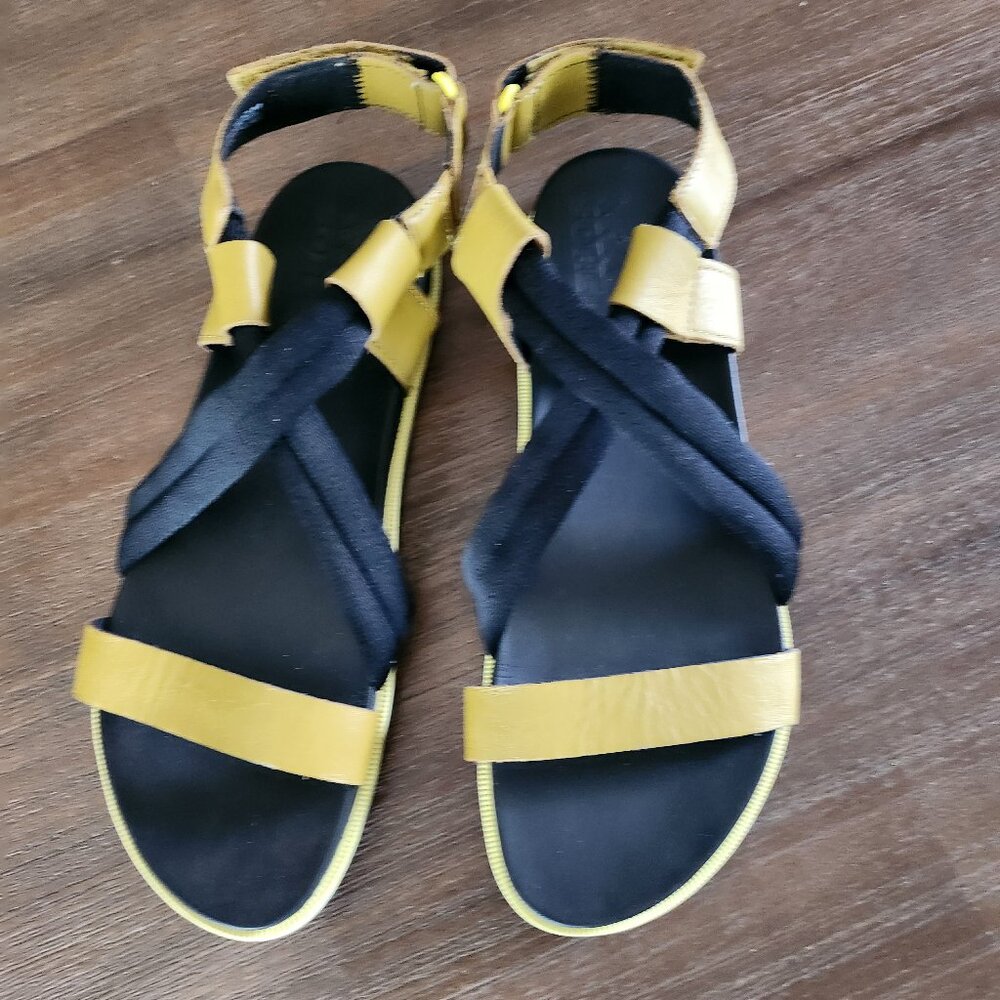 Sorel Roaming Decon Womens Sandal Size 9